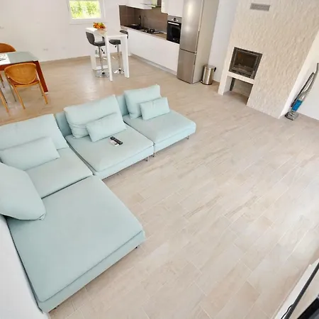 Pan アパート ザダル